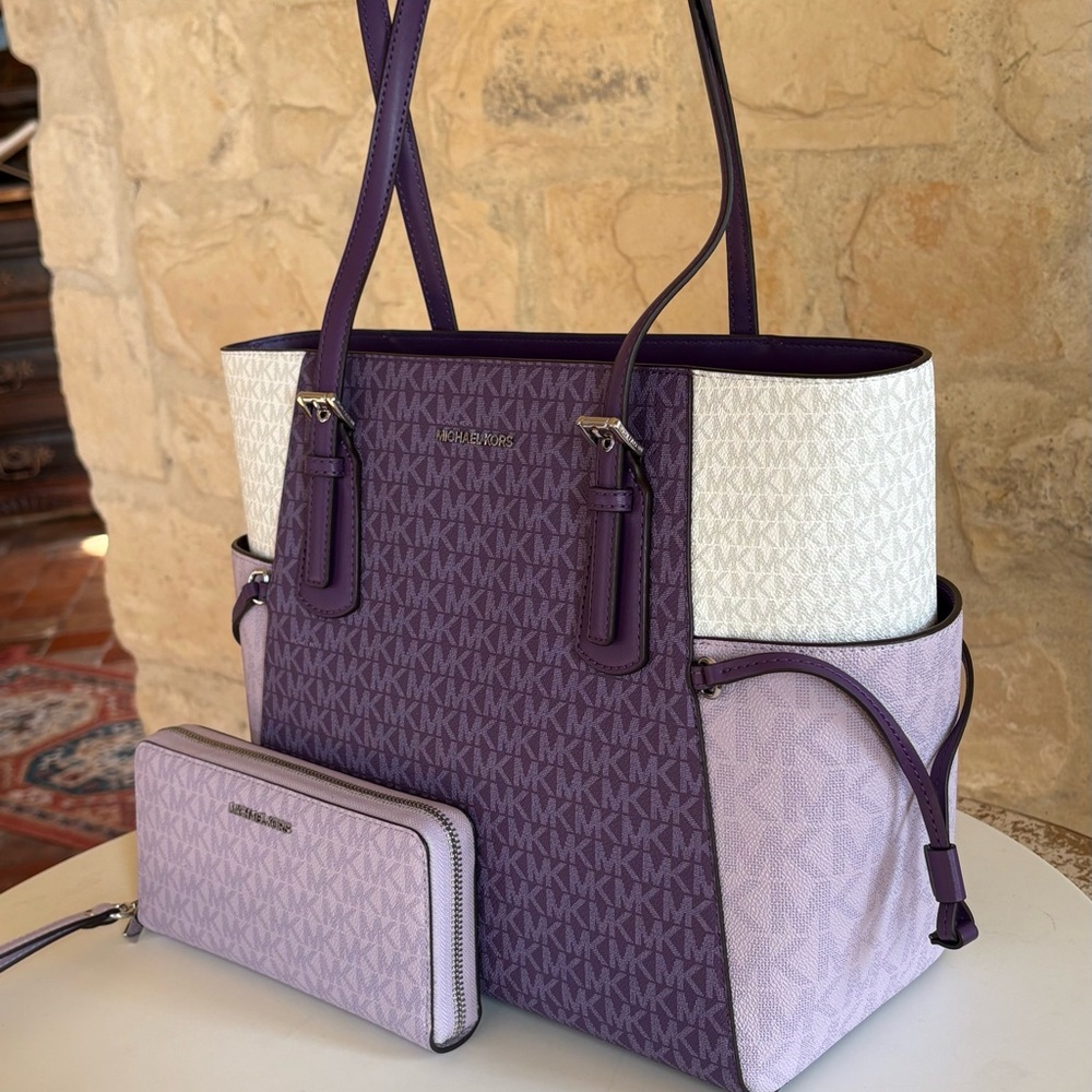 Michael Kors Purple and White Tote with Wallet - Picture 3 of 16